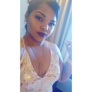 Meet your Posher, Zirelys